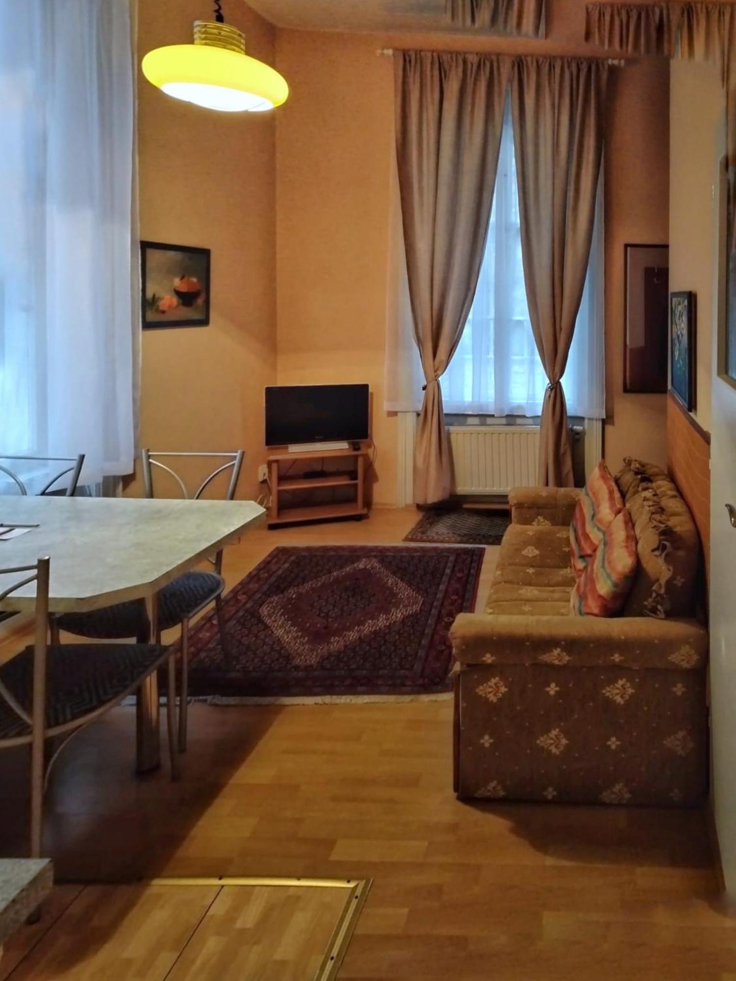 Delux Kolonada Apartamento KLV Exterior foto